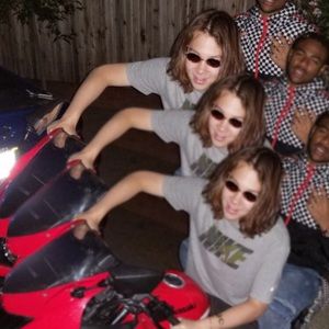 Meet your Posher, Nikkos